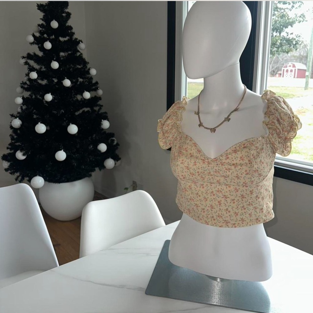 Floral Puff Sleeve Crop Top